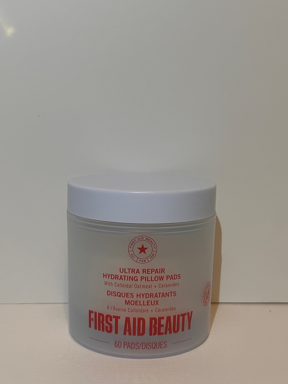 First Aid Beauty Ultra Repair Hydrating Pillow Pads - White and Red